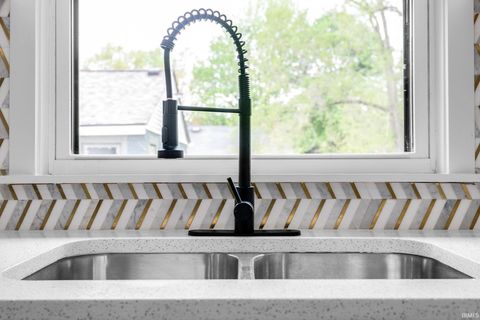 Tiny photo for 1108 Potomac Avenue, Lafayette, IN 47905 (MLS # 202613693)