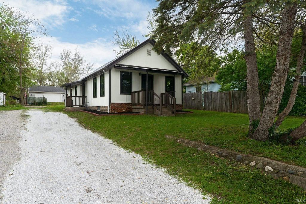 Photo of 1108 Potomac Avenue, Lafayette, IN 47905 (MLS # 202613693)