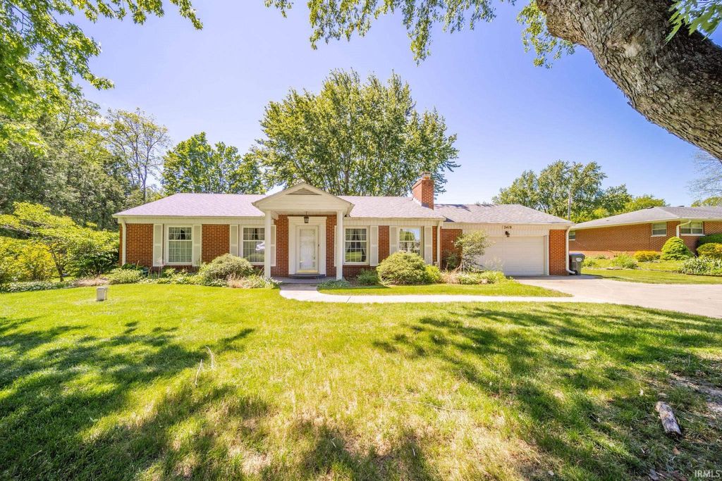 Photo of 2419 Melody Lane, Anderson, IN 46012 (MLS # 202618831)