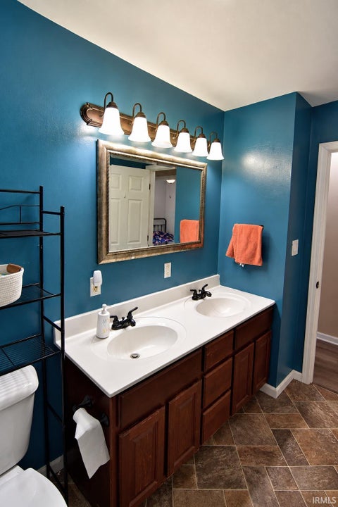 Tiny photo for 607 Lexington Road, Evansville, IN 47710 (MLS # 202643657)