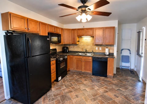 Tiny photo for 607 Lexington Road, Evansville, IN 47710 (MLS # 202643657)