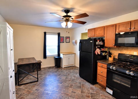 Tiny photo for 607 Lexington Road, Evansville, IN 47710 (MLS # 202643657)