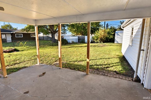 Tiny photo for 607 Lexington Road, Evansville, IN 47710 (MLS # 202643657)