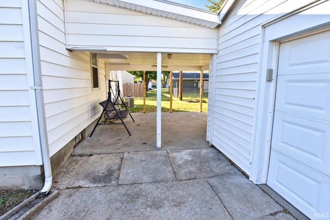 Tiny photo for 607 Lexington Road, Evansville, IN 47710 (MLS # 202643657)