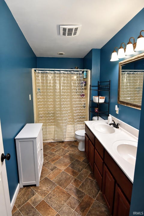 Tiny photo for 607 Lexington Road, Evansville, IN 47710 (MLS # 202643657)