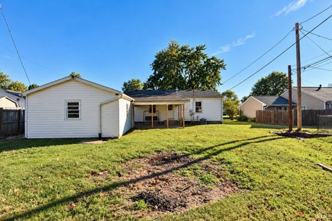 Tiny photo for 607 Lexington Road, Evansville, IN 47710 (MLS # 202643657)