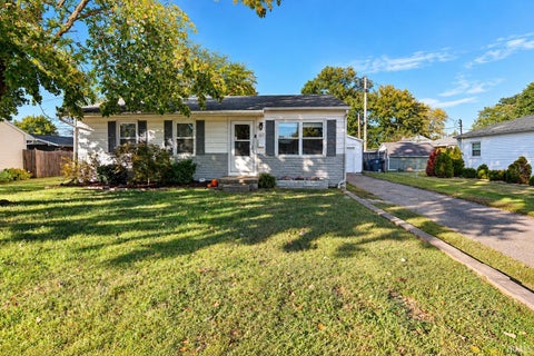 Photo of 607 Lexington Road, Evansville, IN 47710 (MLS # 202643657)