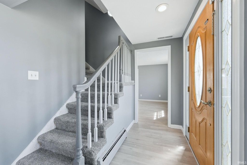 Photo of 6116 Beaumont Drive, Fort Wayne, IN 46825 (MLS # 202610586)