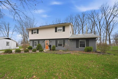 Photo of 6116 Beaumont Drive, Fort Wayne, IN 46825 (MLS # 202610586)