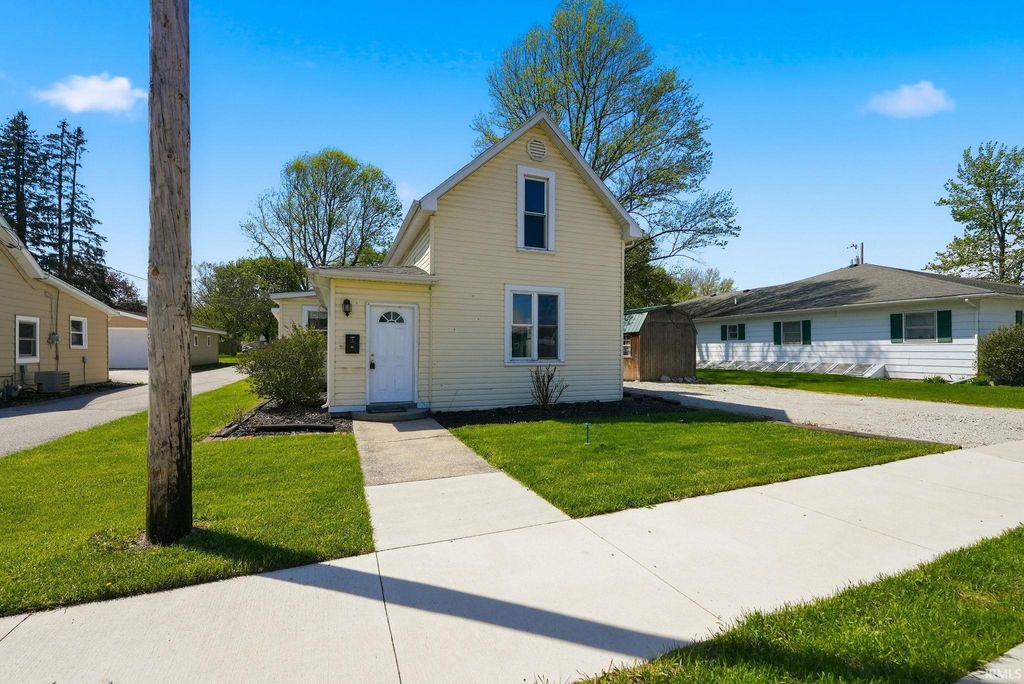 Photo of 403 S Main Street St, South Whitley, IN 46787 (MLS # 202614459)
