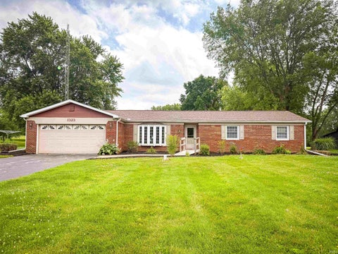 Photo of 1323 W 200 S, Warsaw, IN 46580 (MLS # 202622859)