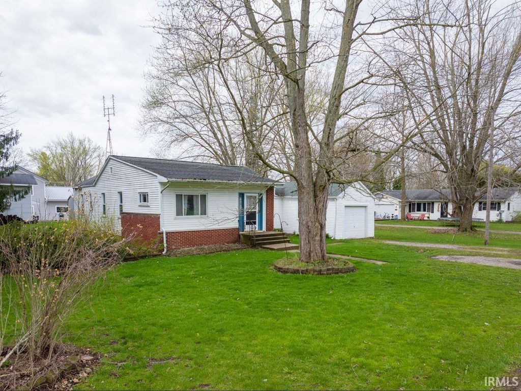 Photo of 607 W North Street, Fremont, IN 46737 (MLS # 202615310)