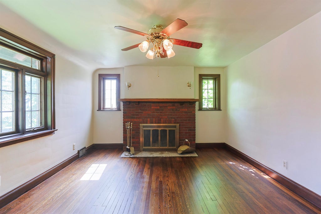 Photo of 1315 Sunnymede Avenue, South Bend, IN 46615 (MLS # 202626534)