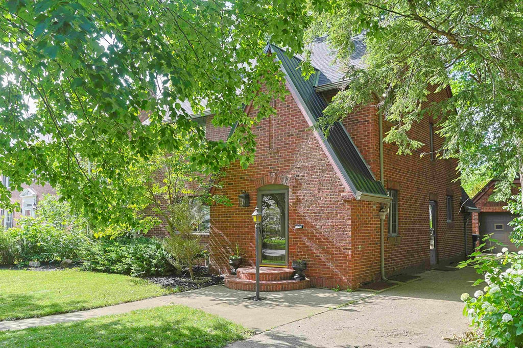 Photo of 1315 Sunnymede Avenue, South Bend, IN 46615 (MLS # 202626534)