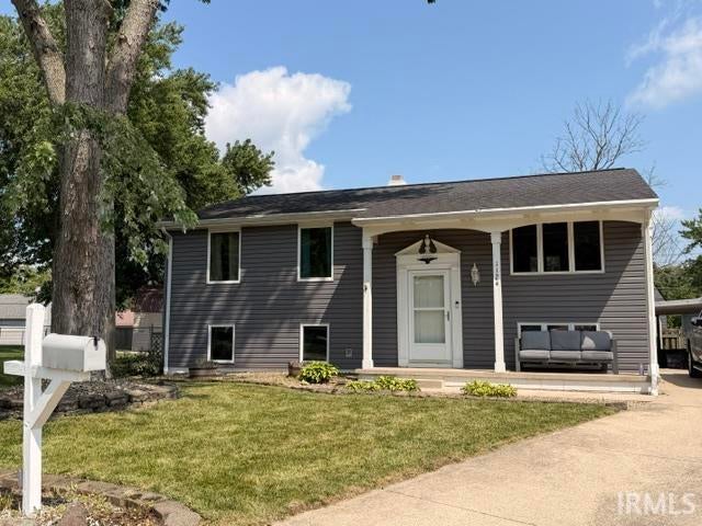 Photo of 1124 Hiawatha Court, Wabash, IN 46992 (MLS # 202630496)