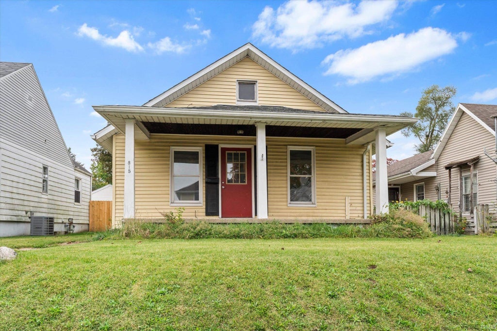 Photo of 815 S 26th Street, South Bend, IN 46615 (MLS # 202642934)