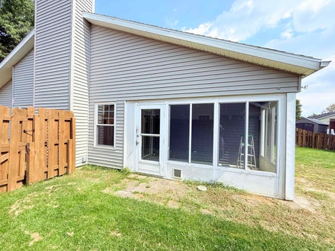 Tiny photo for 1527 W 31st Street, Marion, IN 46953 (MLS # 202637335)