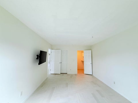 Tiny photo for 1527 W 31st Street, Marion, IN 46953 (MLS # 202637335)