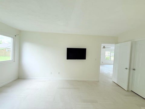 Tiny photo for 1527 W 31st Street, Marion, IN 46953 (MLS # 202637335)