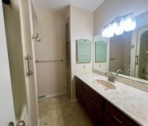 Tiny photo for 1 Golfview Drive, Logansport, IN 46947 (MLS # 202606282)