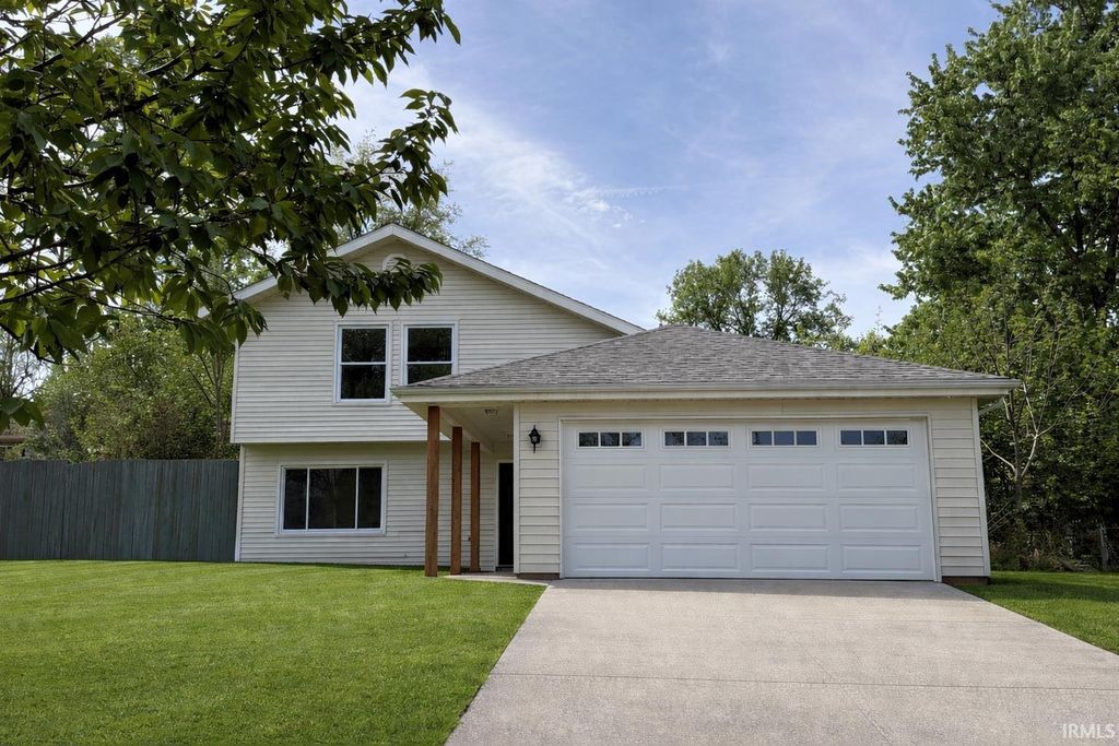 Photo of 802 E Allendale Drive, Bloomington, IN 47401 (MLS # 202548140)