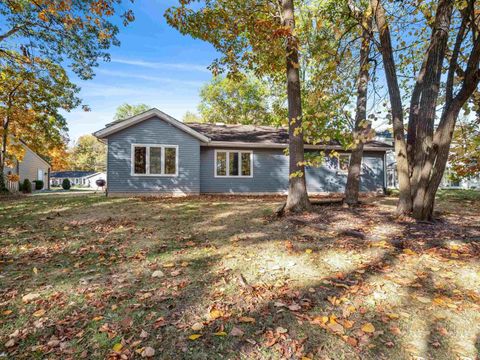 Tiny photo for 5134 W Arlington Park Boulevard, Fort Wayne, IN 46835 (MLS # 202543063)