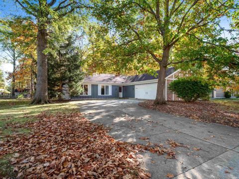 Tiny photo for 5134 W Arlington Park Boulevard, Fort Wayne, IN 46835 (MLS # 202543063)