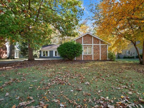 Tiny photo for 5134 W Arlington Park Boulevard, Fort Wayne, IN 46835 (MLS # 202543063)