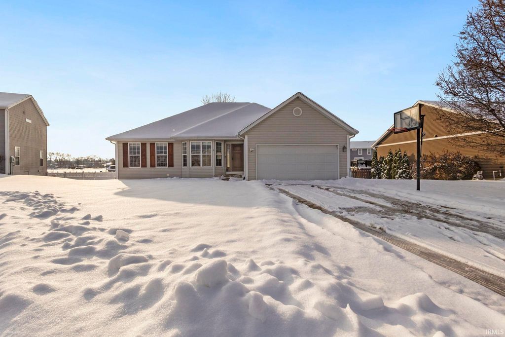 Photo of 3127 Brunswick Square Drive, Mishawaka, IN 46544 (MLS # 202547950)