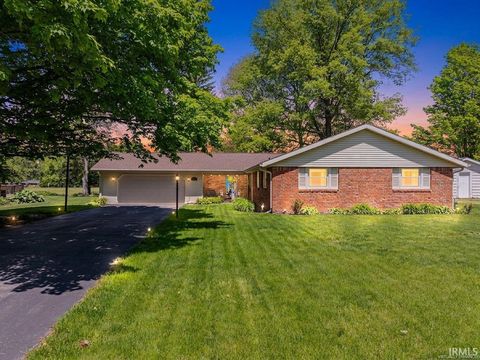 Photo of 8904 W Lonebeech Drive, Muncie, IN 47304 (MLS # 202618449)