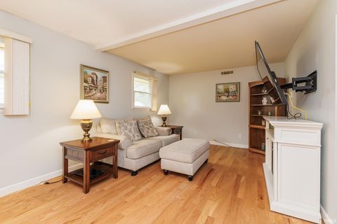 Tiny photo for 8904 W Lonebeech Drive, Muncie, IN 47304 (MLS # 202618449)