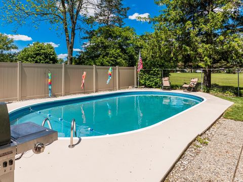 Tiny photo for 8904 W Lonebeech Drive, Muncie, IN 47304 (MLS # 202618449)