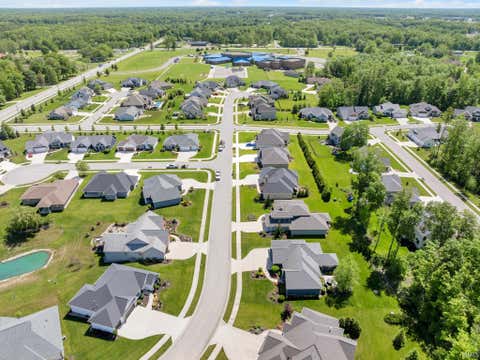 Tiny photo for 252 Elderwood Court, Fort Wayne, IN 46845 (MLS # 202619710)