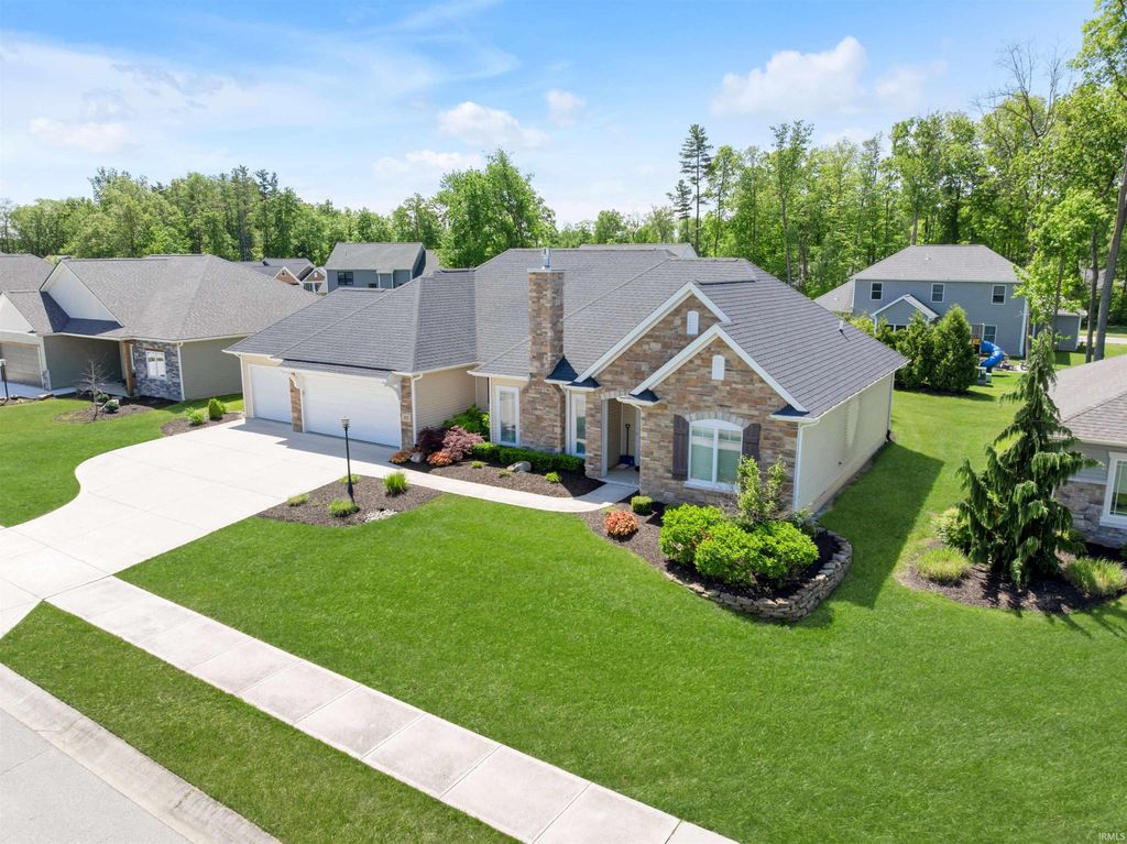 Photo of 252 Elderwood Court, Fort Wayne, IN 46845 (MLS # 202619710)