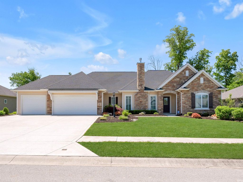 Photo of 252 Elderwood Court, Fort Wayne, IN 46845 (MLS # 202619710)