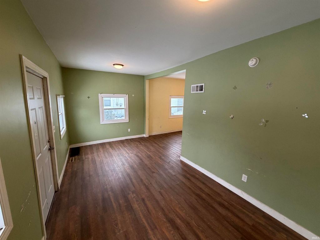 Photo of 1213 Hudson Street, Elkhart, IN 46516 (MLS # 202549813)