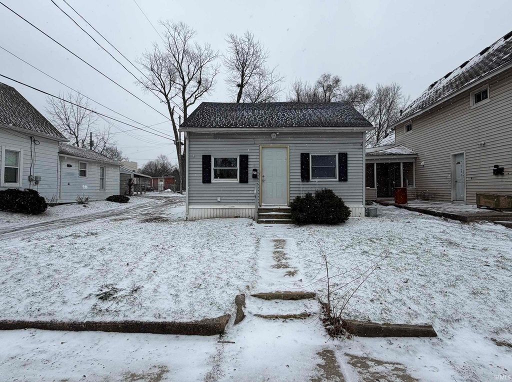 Photo of 1213 Hudson Street, Elkhart, IN 46516 (MLS # 202549813)
