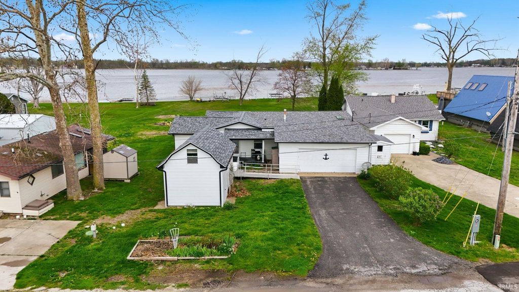 Photo of 110 Ems C19 Lane, Warsaw, IN 46582 (MLS # 202615196)