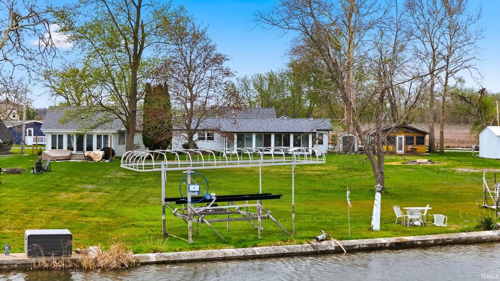 Photo of 110 Ems C19 Lane, Warsaw, IN 46582 (MLS # 202615196)