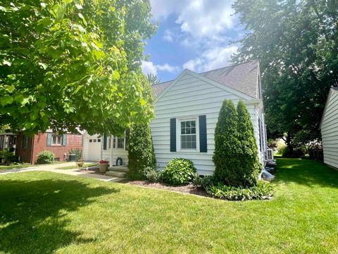 Tiny photo for 3225 Crescent Avenue, Logansport, IN 46947 (MLS # 202622565)