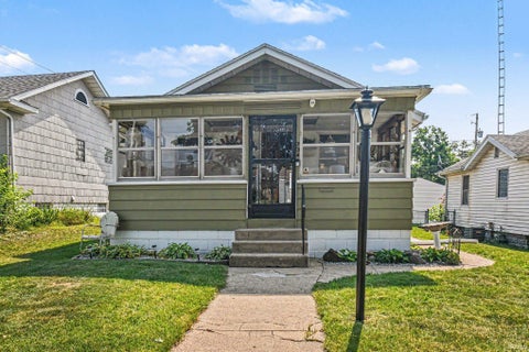 Photo of 734 S 31St Street, South Bend, IN 46615 (MLS # 202628672)