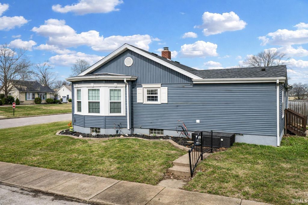 Photo of 2451 N Bedford Avenue, Evansville, IN 47711 (MLS # 202605586)