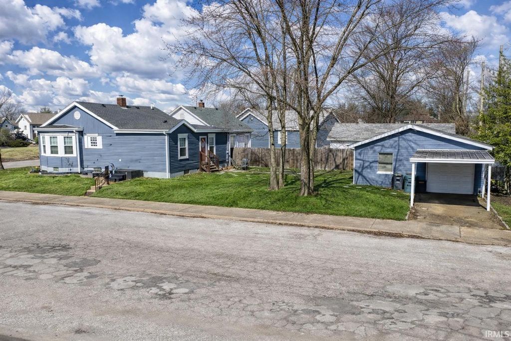 Photo of 2451 N Bedford Avenue, Evansville, IN 47711 (MLS # 202605586)