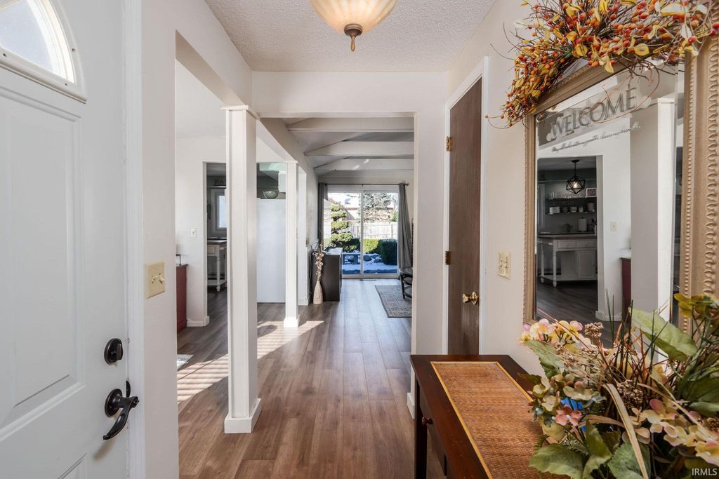 Photo of 4630 Weatherside Run, Fort Wayne, IN 46804 (MLS # 202608813)