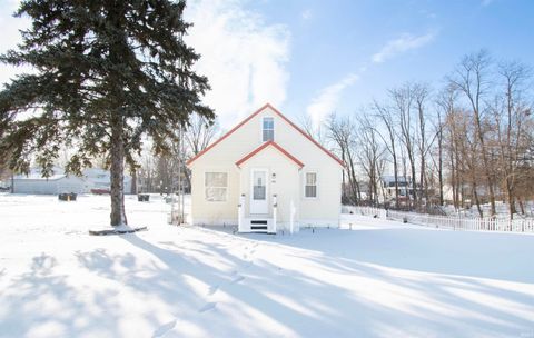 Photo of 314 E Michigan Street, Lagrange, IN 46761 (MLS # 202602014)