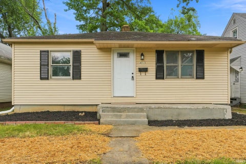 Photo of 4015 Buell Drive, Fort Wayne, IN 46807 (MLS # 202630133)