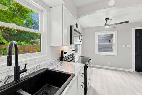 Tiny photo for 4015 Buell Drive, Fort Wayne, IN 46807 (MLS # 202630133)