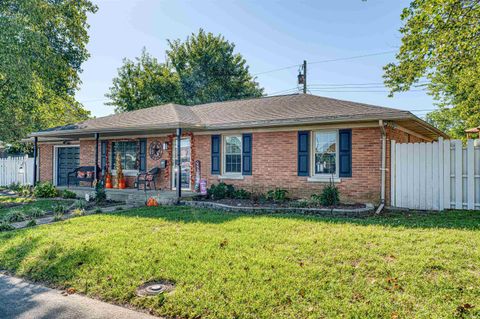 Photo of 718 Davis Drive, Mount Vernon, IN 47620 (MLS # 202541008)