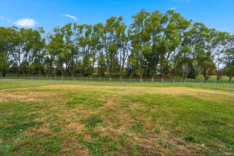 Tiny photo for 10930 W Yoder Road, Roanoke, IN 46783 (MLS # 202543397)