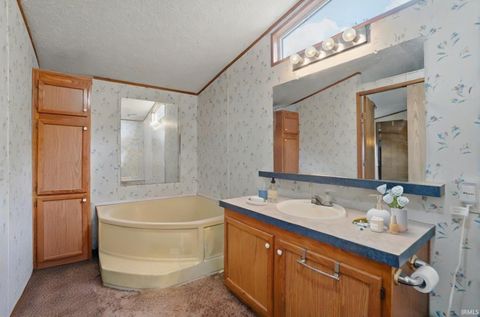 Tiny photo for 10930 W Yoder Road, Roanoke, IN 46783 (MLS # 202543397)